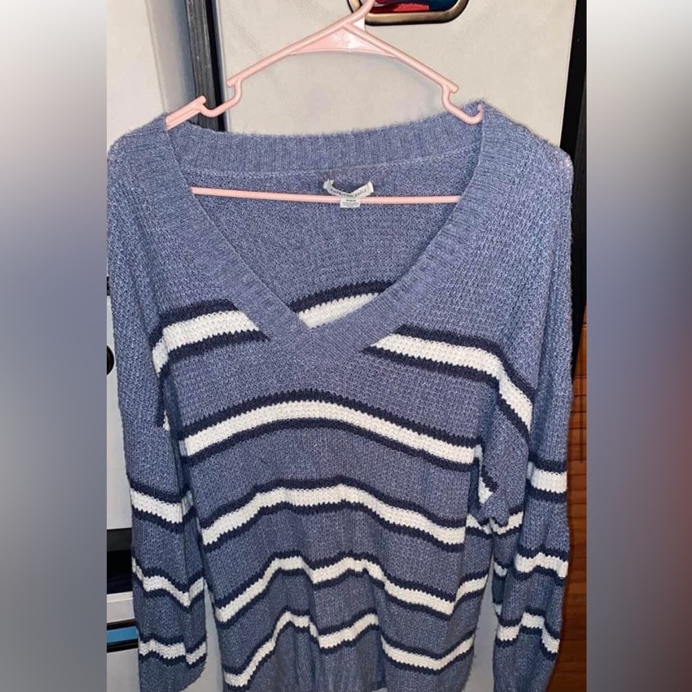 American Eagle Sweater.